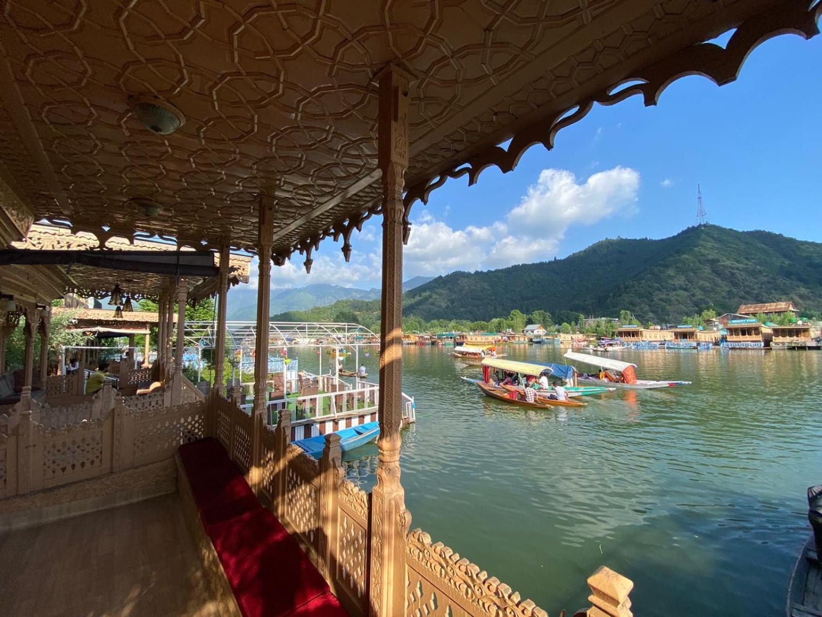 Nazneen Group Of Houseboats Srīnagar Extérieur photo