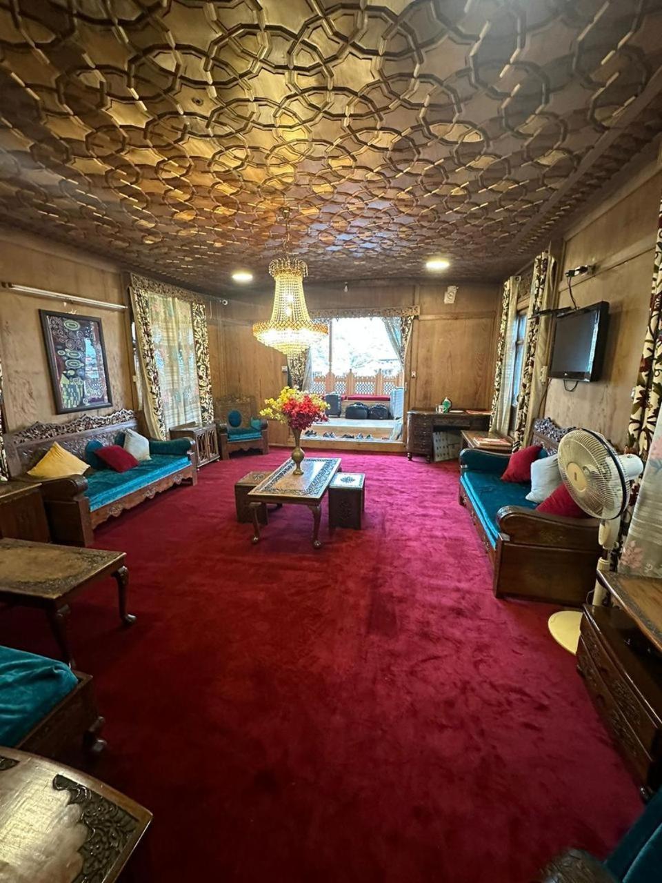 Nazneen Group Of Houseboats Srīnagar Extérieur photo