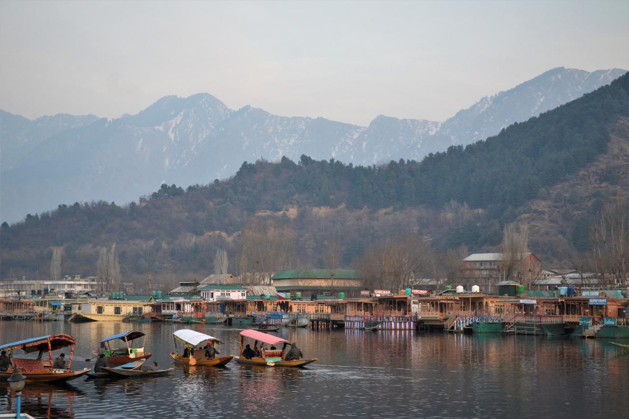 Nazneen Group Of Houseboats Srīnagar Extérieur photo